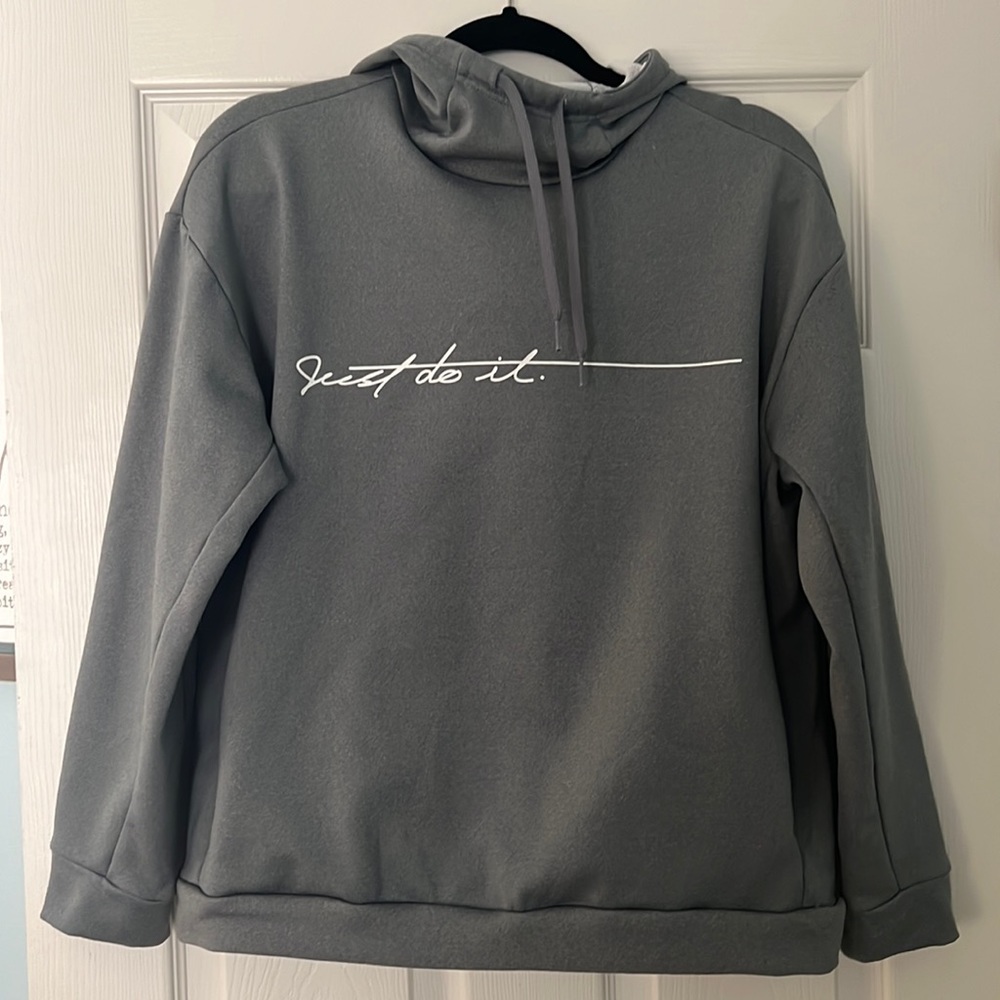 Nike Hooded Sweatshirt Women’s M